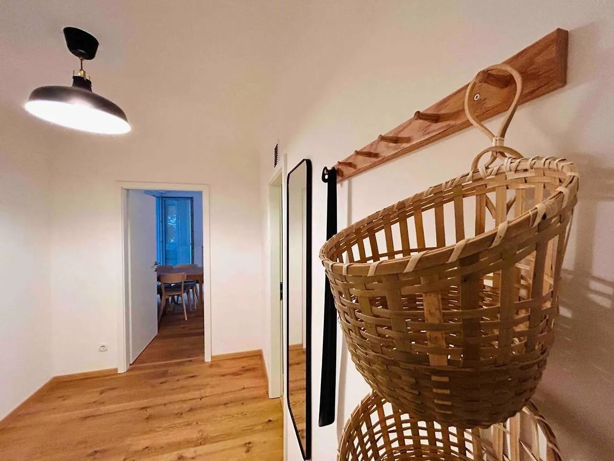 Apartment Urbaner Charme: Stilvolles Wohnen Im Herzen Wiens