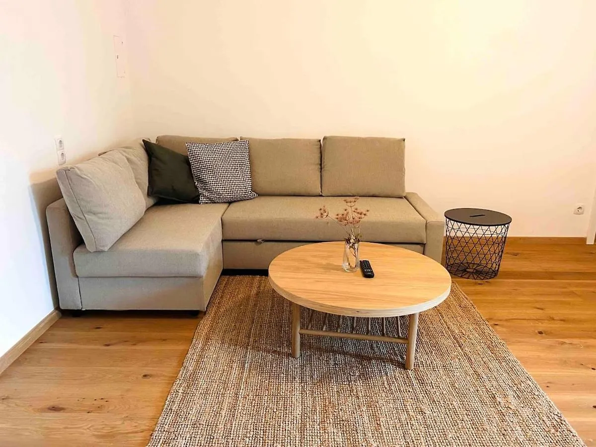 Apartment Urbaner Charme: Stilvolles Wohnen Im Herzen Wiens Austria